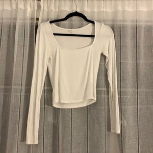 Scoop Neck long Sleeve Tee
